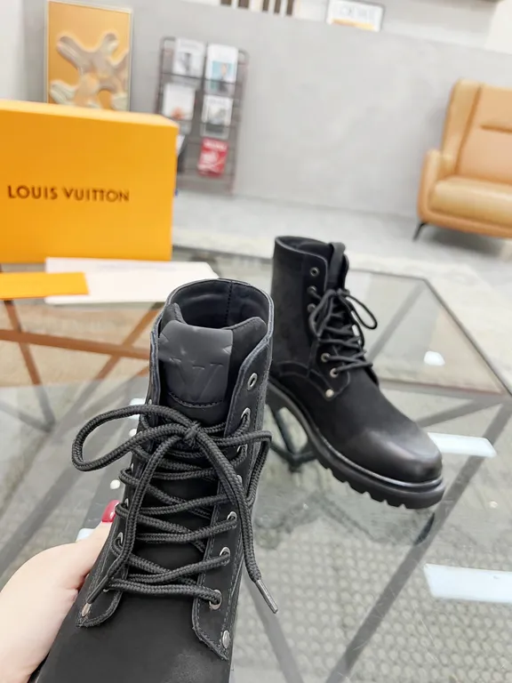 Louis Vuitton Shoe 